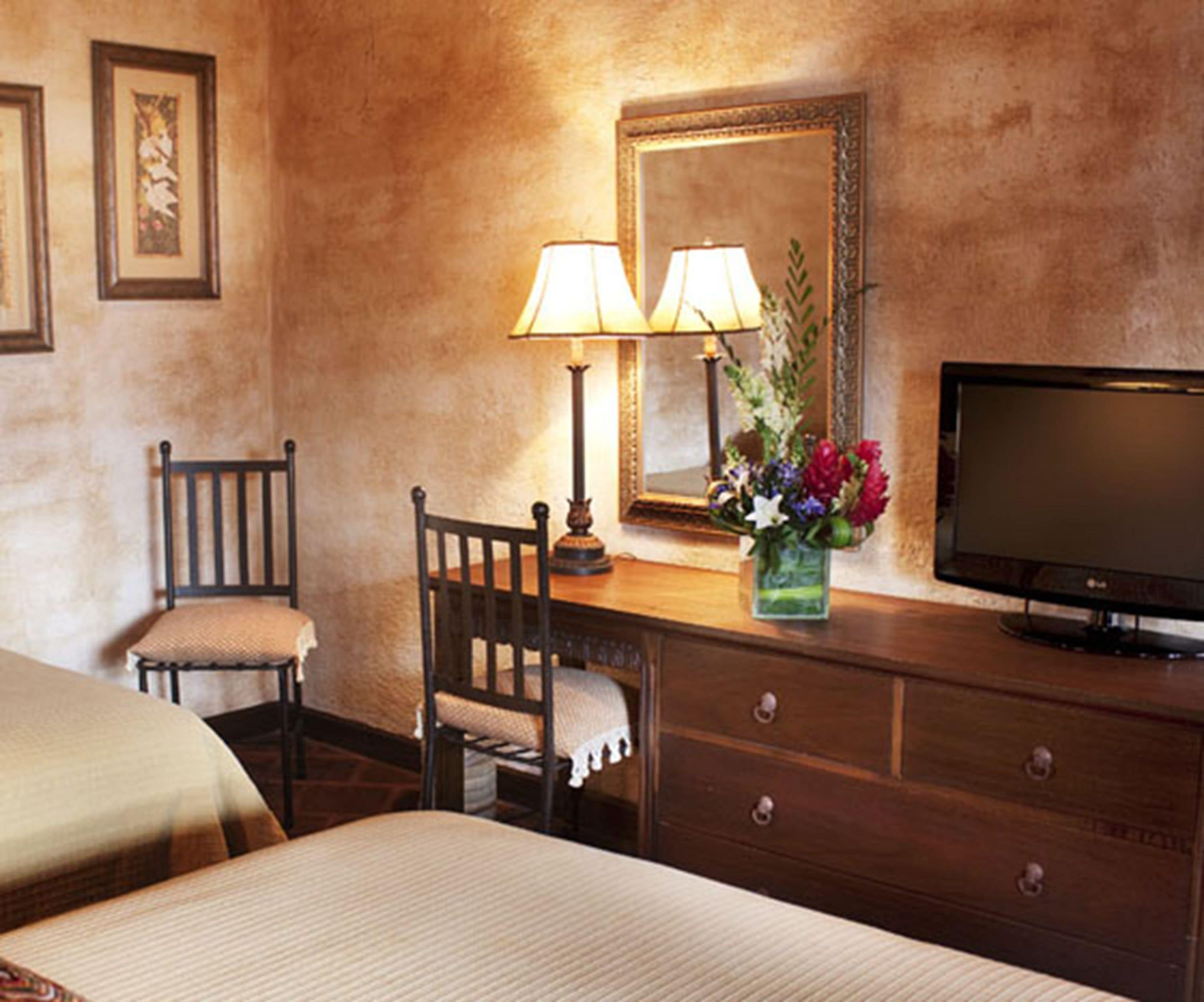 deluxe double room, 2 queen beds, non smoking | in-room safe, desk, free wifi, bed sheets