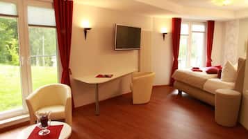 Free cots/infant beds, free WiFi