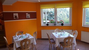 Desayuno bufé gratuito y diario