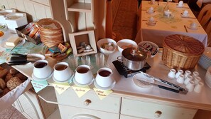 Colazione a buffet a pagamento, servita tutte le mattine 