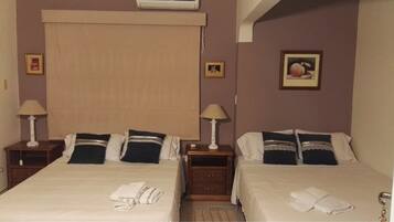 Kamar Basic, Bebas Asap Rokok | Tirai kedap cahaya, tempat tidur lipat/tambahan, dan Wi-Fi gratis