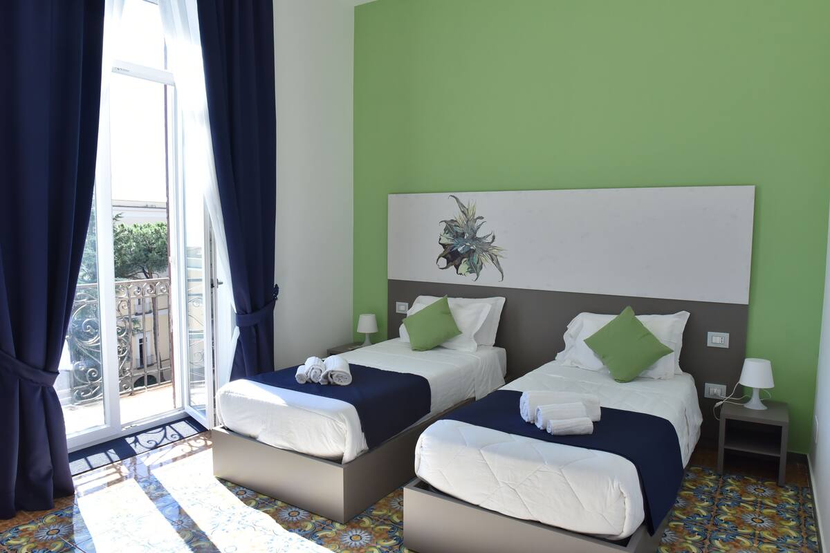 Chambre Deluxe double ou avec lits jumeaux, vue sur la mer | Draps en coton égyptien, couette en duvet