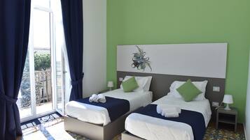 Quarto casal ou duplo luxo, vista para o mar | Roupas de cama de algodão egípcio, edredons de pluma