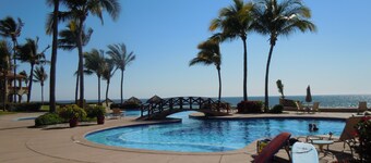 Beautiful1 bedroom located at Estrella del Mar private golf course w/ocean view!