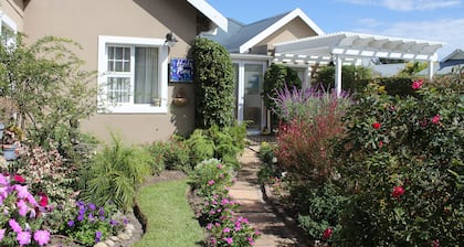 JARDÍN DE RUTA CASA AUTOSERÁTICA - HUBBS PLACE está en Sedgefield cerca de Knysna