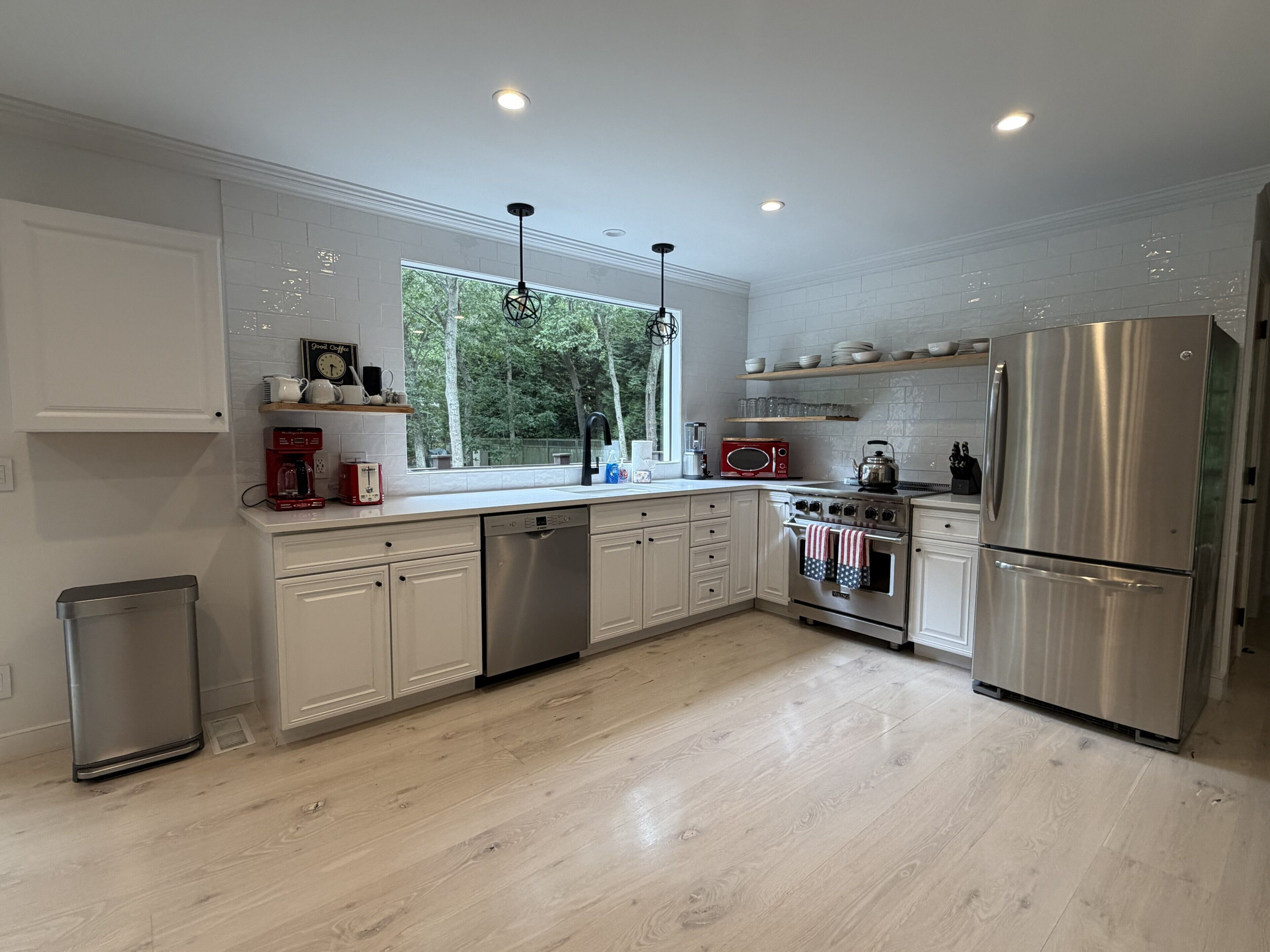 Privada, Encantadora Y Encantadora Granja Situada En 1 Acre En Wainscott East Hampton - East Hampton, NY