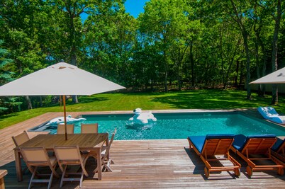 Privada, encantadora y encantadora granja situada en 1 acre en Wainscott East Hampton
