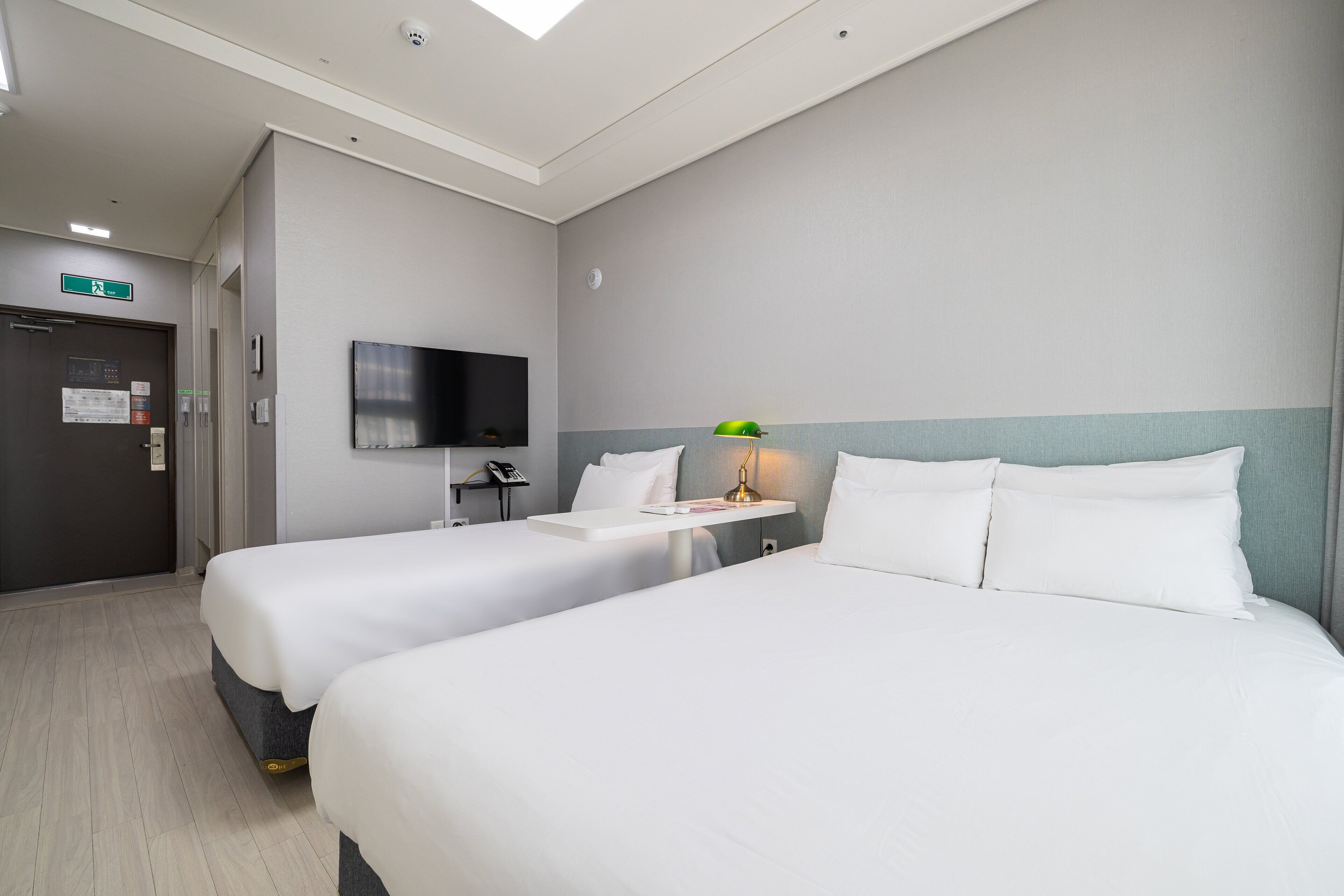 premium bedding, minibar, laptop workspace, blackout curtains