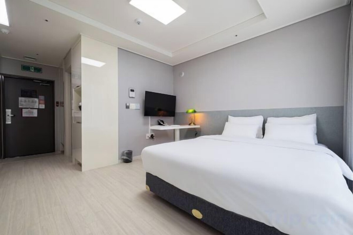 Deluxe Double Room With Terrace