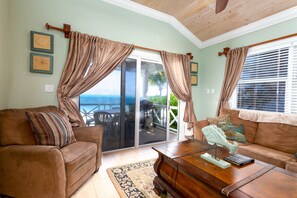 Smart-tv, dvd-spelare och böcker