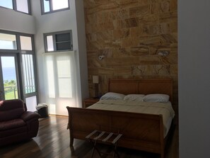 3 Schlafzimmer, Schreibtisch, Bügeleisen/Bügelbrett, kostenloses WLAN