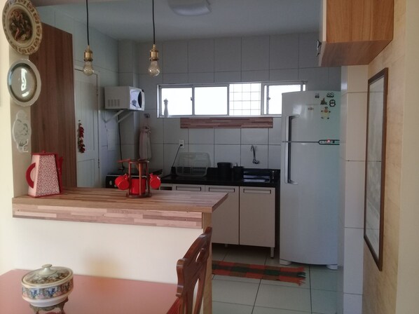Fridge, microwave