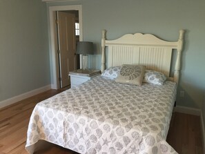 4 عدّة غرف نوم ومكتب ومكواة/لوح كي وواي فاي مجانًا