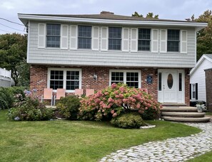 Exterior - Spacious Home, 3 minute walk to Moody Beach & Views of Rachel Carson Reserve (Wells)