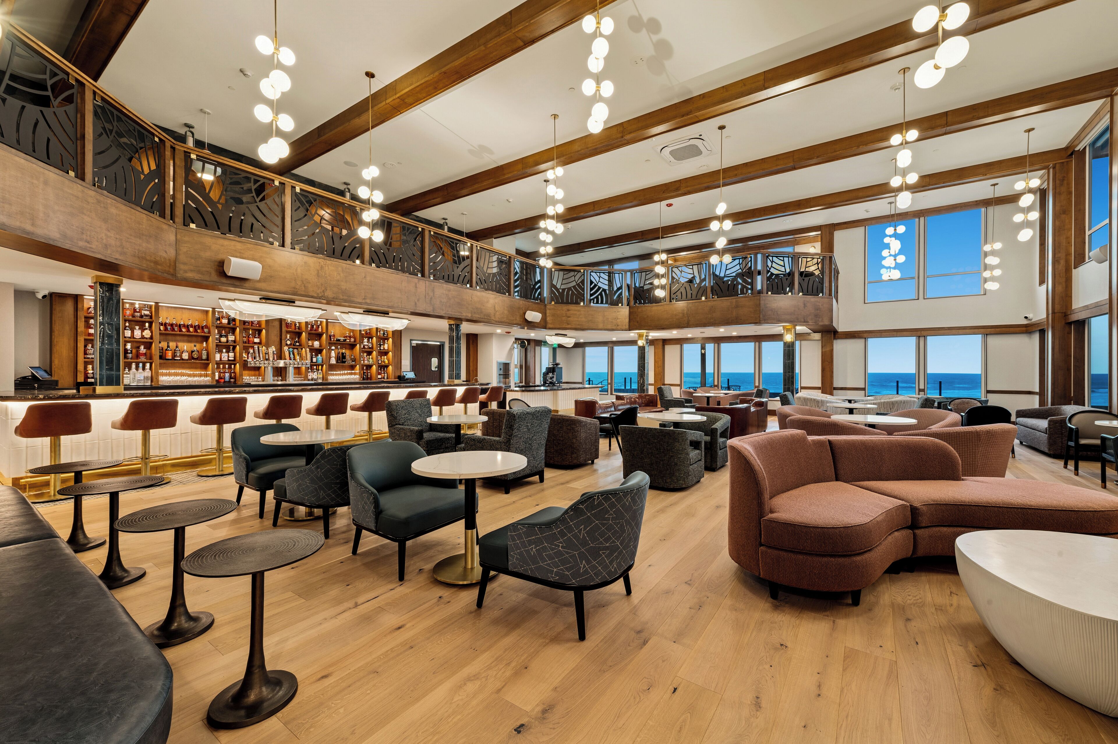 Cocktail bar, ocean views, open daily