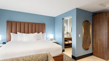 Deluxe King Studio with Balcony View | 1 bedroom, in-room safe, individually decorated, desk