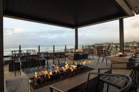 Outdoor dining. Allred Hotel