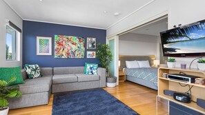 TV - Resort & Spa 6316 with resort Tropical Pool (KINGSCLIFF)