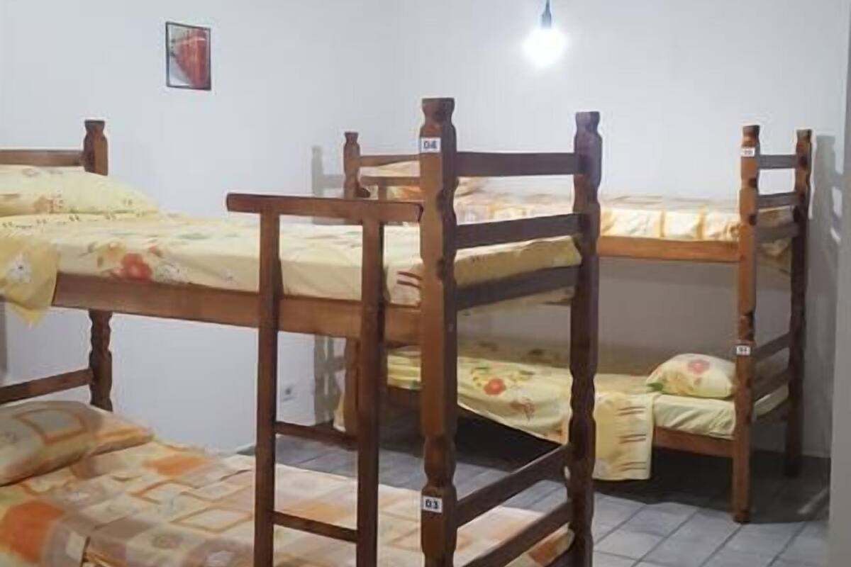 1 bed in a 6 bedroom Shared Dormitory
