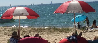 Barefoot Beach House ÜBER DEN STRAND 270 Atemberaubende Aussicht auf die Bucht und die Berge 