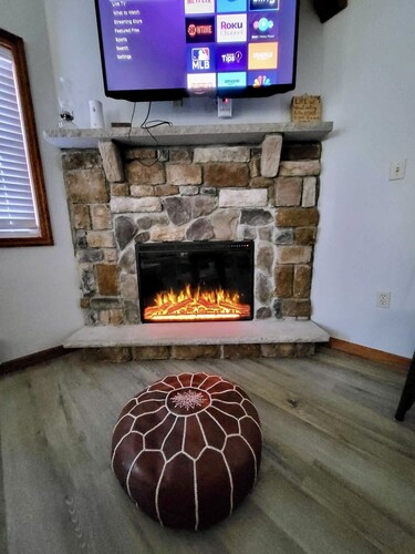 Hot tub, Mountain Air, Pool Table, Fireplace,  Sauna, Lake