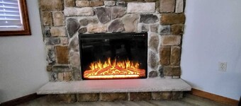 Hot tub, Mountain Air, Pool Table, Fireplace,  Sauna, Lake