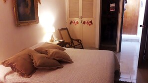 Leilighet – comfort, 2 soverom, 2 bad | Allergitestet sengetøy, dundyner, safe på rommet og strykejern/-brett