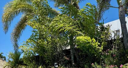 5 STAR Luxury Private Home with salt water pool near beach and restaurants