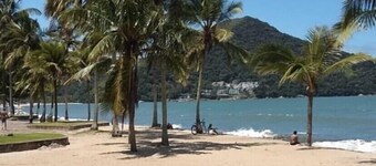 APTO PRAIA MARTIN DE SÁ + WI FI + PISCINA +VAGA DE GARAGEM. PERTO DO MAR!!