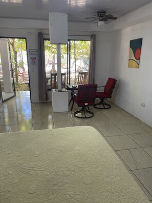 1 habitación, wifi y ropa de cama