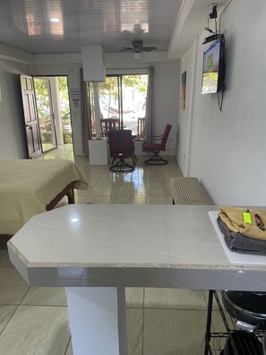 1 habitación, wifi y ropa de cama 