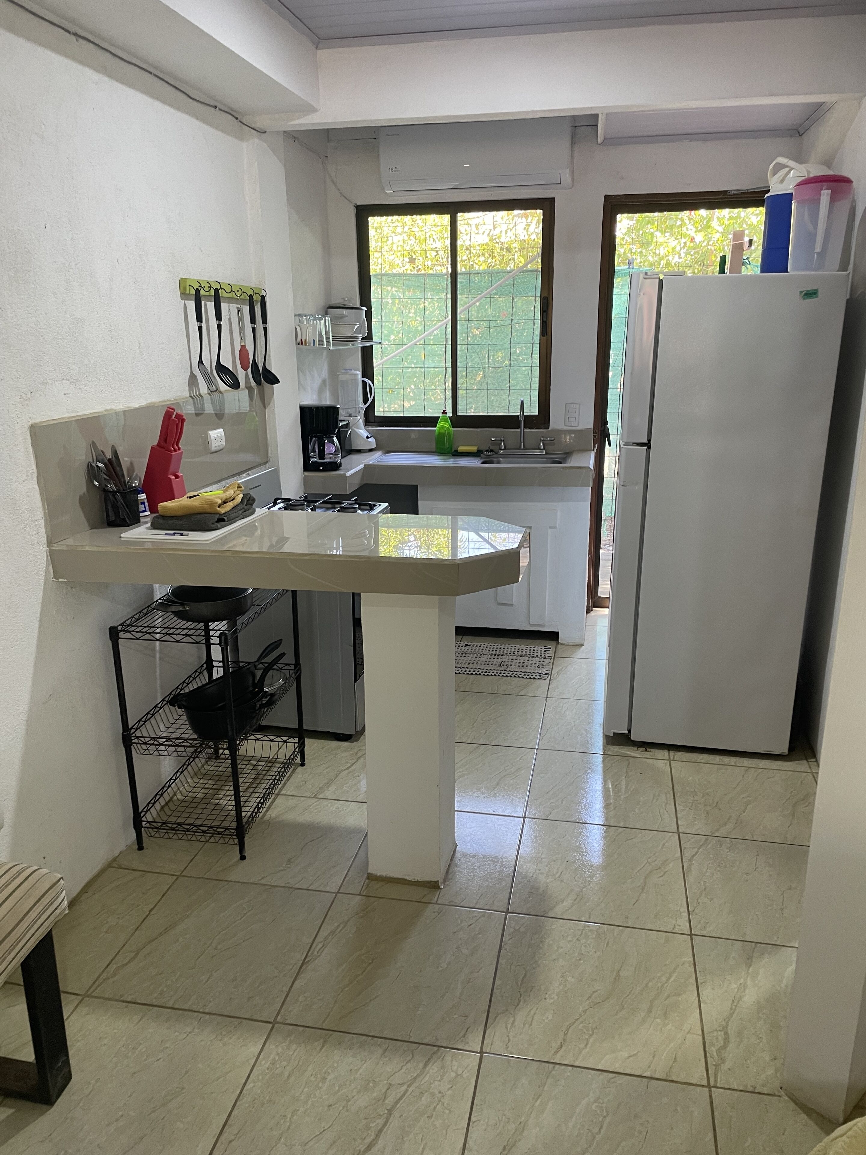 冰箱、微波炉、烤箱、炉灶