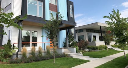 Charming Carriage House In Prospect New Town