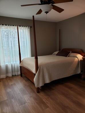 4 多间卧室、办公桌、熨斗/熨衣板、免费 WiFi