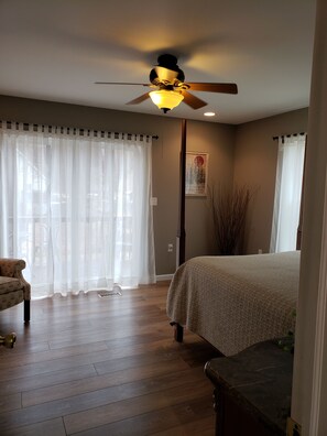 4 bedrooms, desk, iron/ironing board, free WiFi