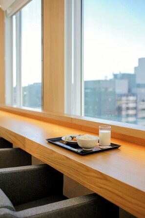 Restaurant - Hotel Comfact (Tokyo)