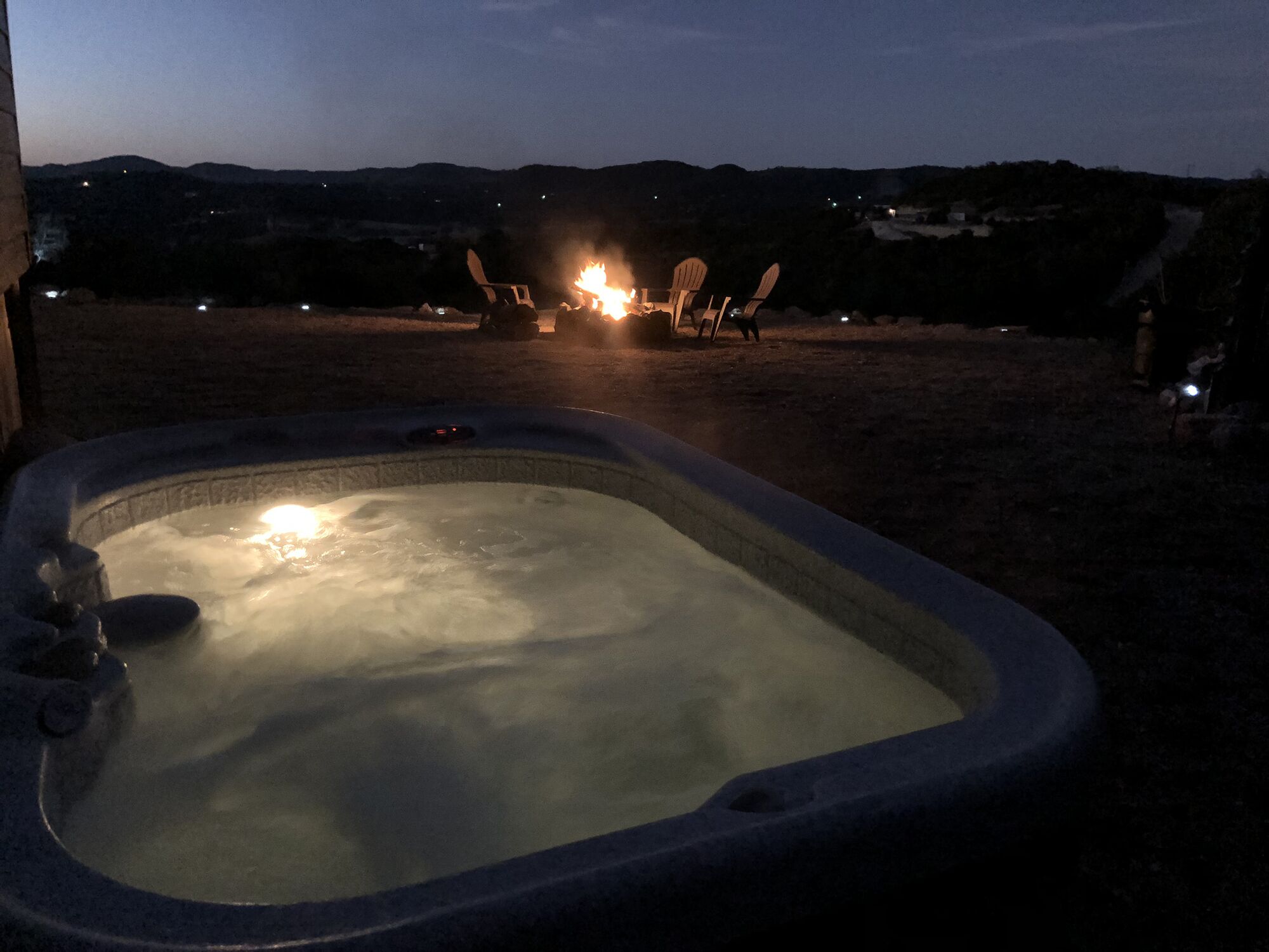 Private | Quiet | Pet Friendly | Hot Tub | Bandera Texas