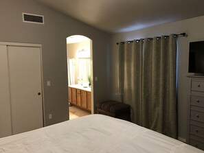 4 bedrooms, desk, iron/ironing board, travel crib