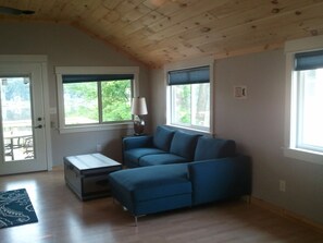 Smart TV - Waterfront Home Easy Reach to Grand Rapids (Belmont)