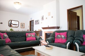 Smart TV, fireplace - Quinta Toca do Mocho, Algarve (Olhão)