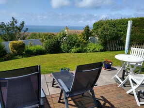 Terrace/patio - 4* GOLD AWARD-WINNING SPACIOUS,STUNNING ANNEXE,BEAUTIFUL SEA VIEWS,GARDEN,WIFI (Ilfracombe)