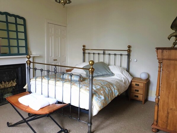 3 bedrooms, iron/ironing board, travel cot, free WiFi