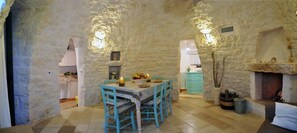 Dining - Trullo Saettone - Trullo and Lamia in the Itria Valley, in the nature - (Cisternino)