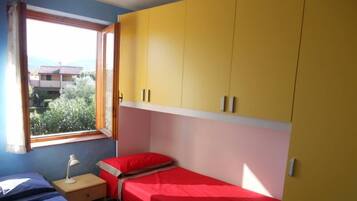 2 chambres, fer et planche Ă repasser, Wi-Fi gratuit, draps fournis