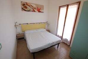 2 chambres, fer et planche à repasser, accès au Wi-Fi (inclus)