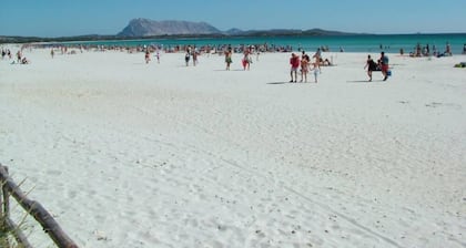 San Teodoro: 600 m. from the beach and the center, air conditioning, Wi-Fi