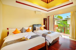 6 bedrooms, in-room safe, desk, free WiFi - The Legian Hotman Paris III (Legian)