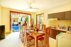 Villa familiale, 6 chambres, non-fumeur | Repas dans la chambre