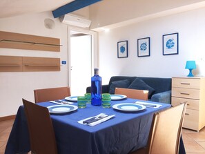 Dining - Casa Azzurra: beautiful apartment a few meters from the sea in S. Lorenzo (San Lorenzo al Mare)
