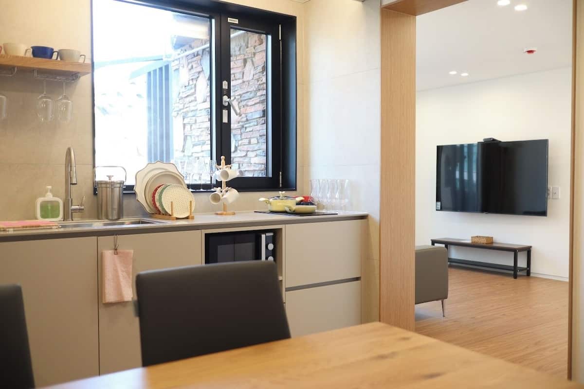 premium deluxe family | private kitchen | fridge